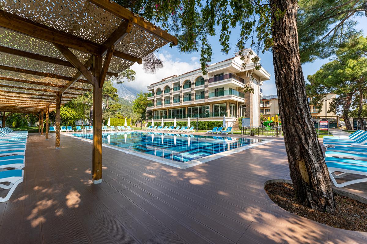 Dosinia Luxury 2025.11.jpg