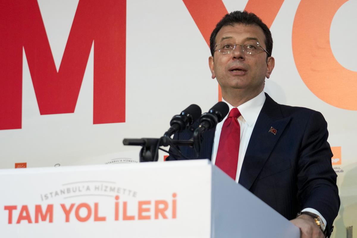 ekrem AP Emrah Gurel.jpg