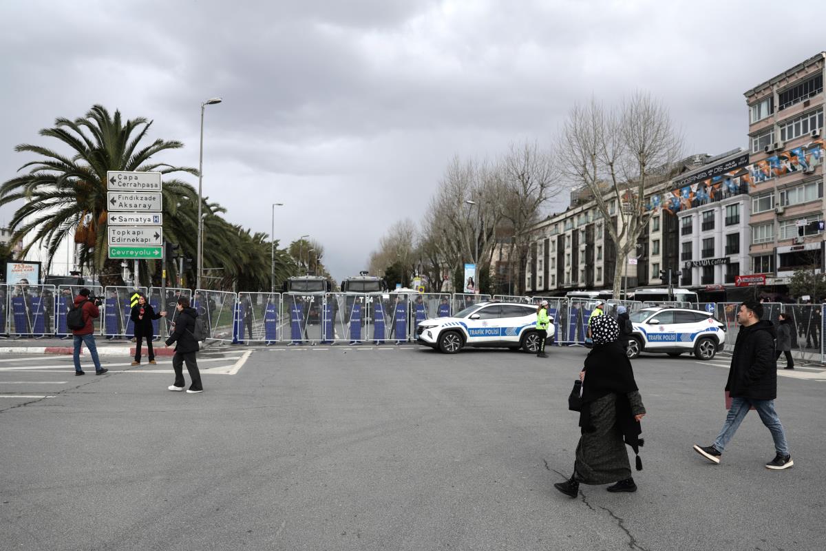 xxx03 EPA Erdem Sahin.jpg