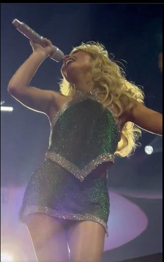 Sabrina Karpenter 6.png