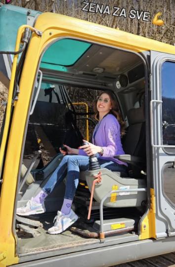 Milijana Bogdanović na bageru