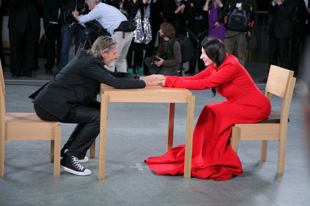 Marina Abramović i Ulaj- performans