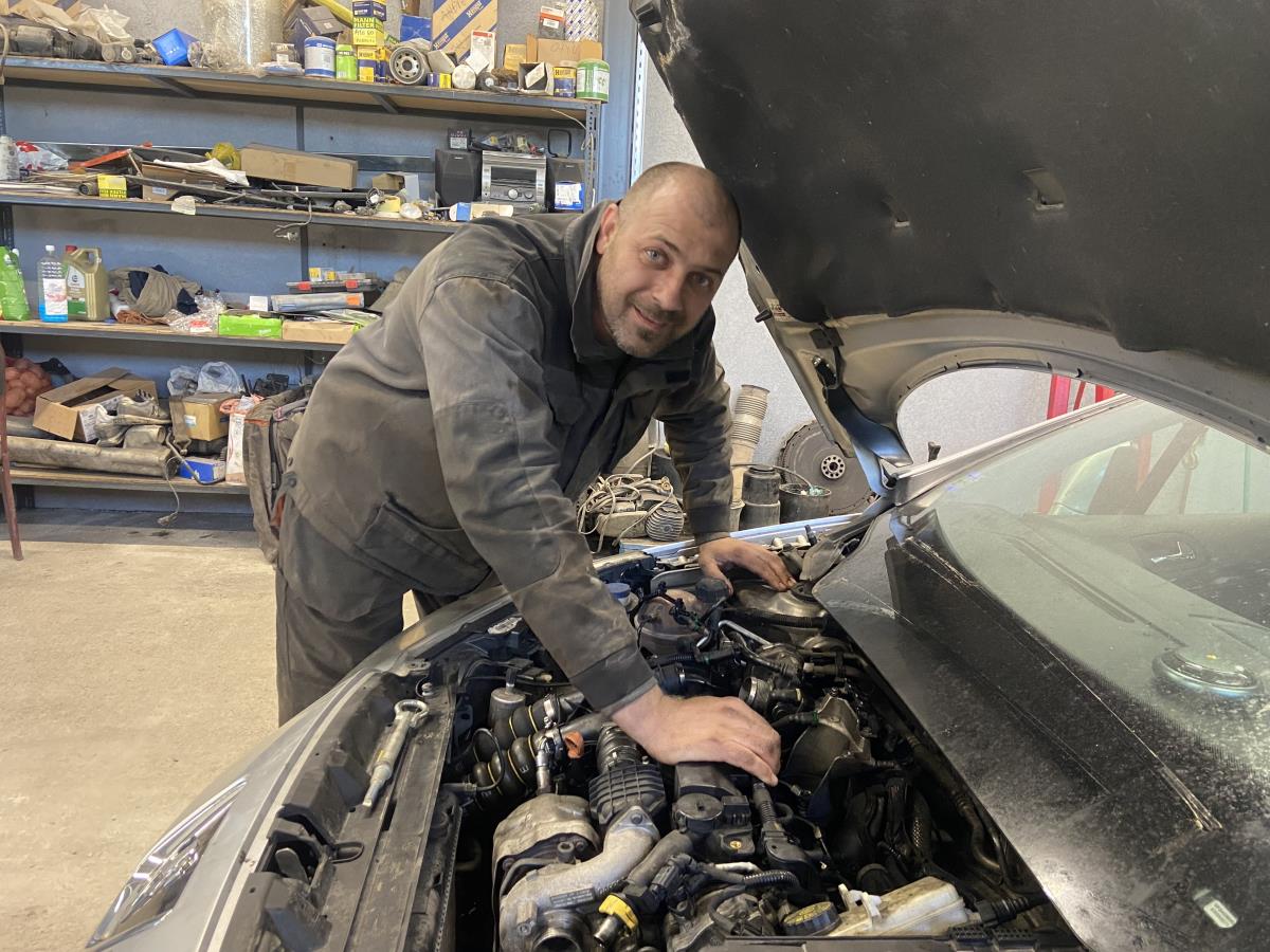 Srbi nagrabusili u Hrvatskoj, automehaničar ih ucenjivao a onda demolirao automobil