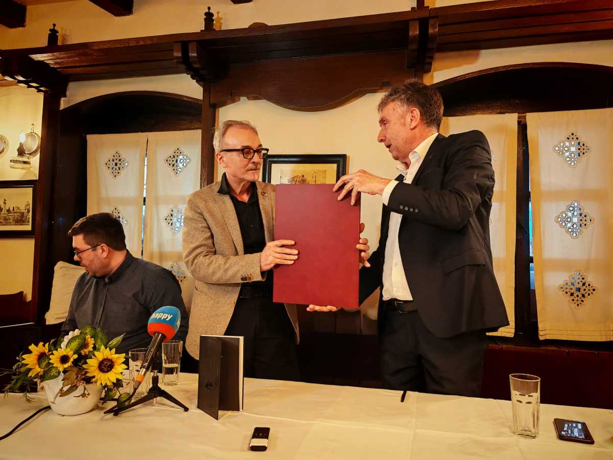 WhatsApp Image 2025-03-21 at 14.24.05 (1).jpeg