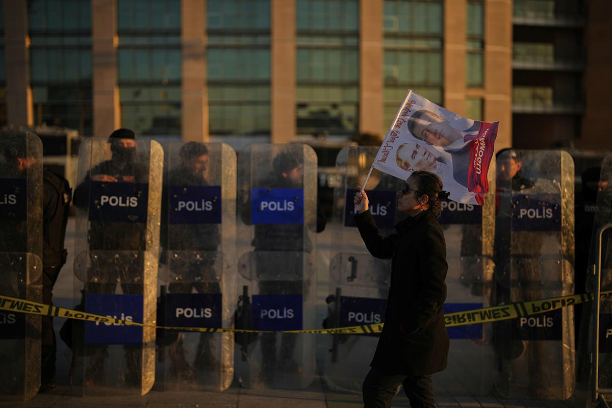 x01 AP Emrah Gurel.jpg