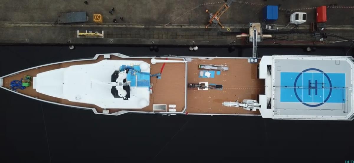 jahta džefa bezosa.png