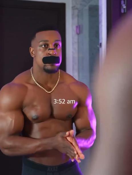 Ešton Hol jutarnja rutina foto X (1).jpg