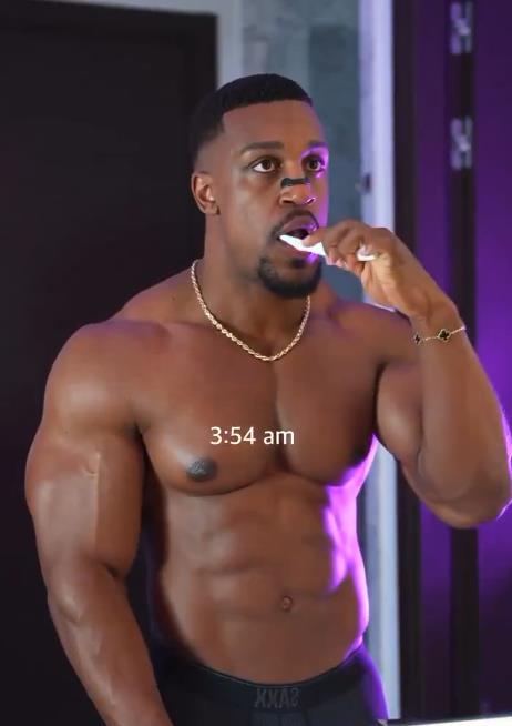 Ešton Hol jutarnja rutina foto X (2).png