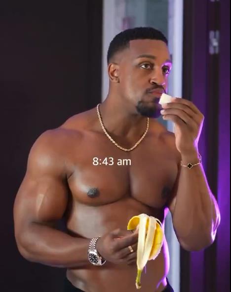 Ešton Hol jutarnja rutina foto X (11).png