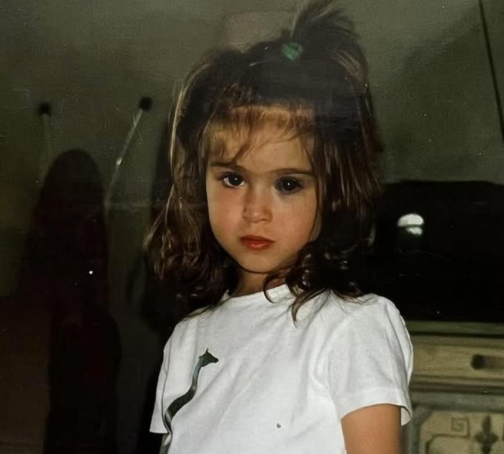 Karlota Bertoti kao devojčica