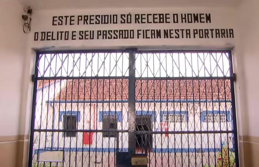 2025-03-24 21_38_49-Domingo Espetacular mostra a vida dentro dos presídios mais conhecidos do Brasil.jpg