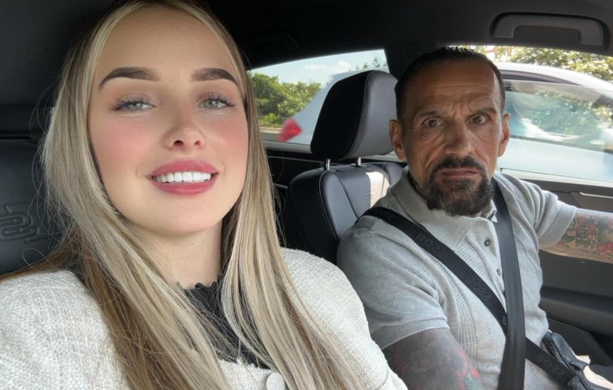 Nikiša Lajtfut i Dimitrios Fotis u automobilu