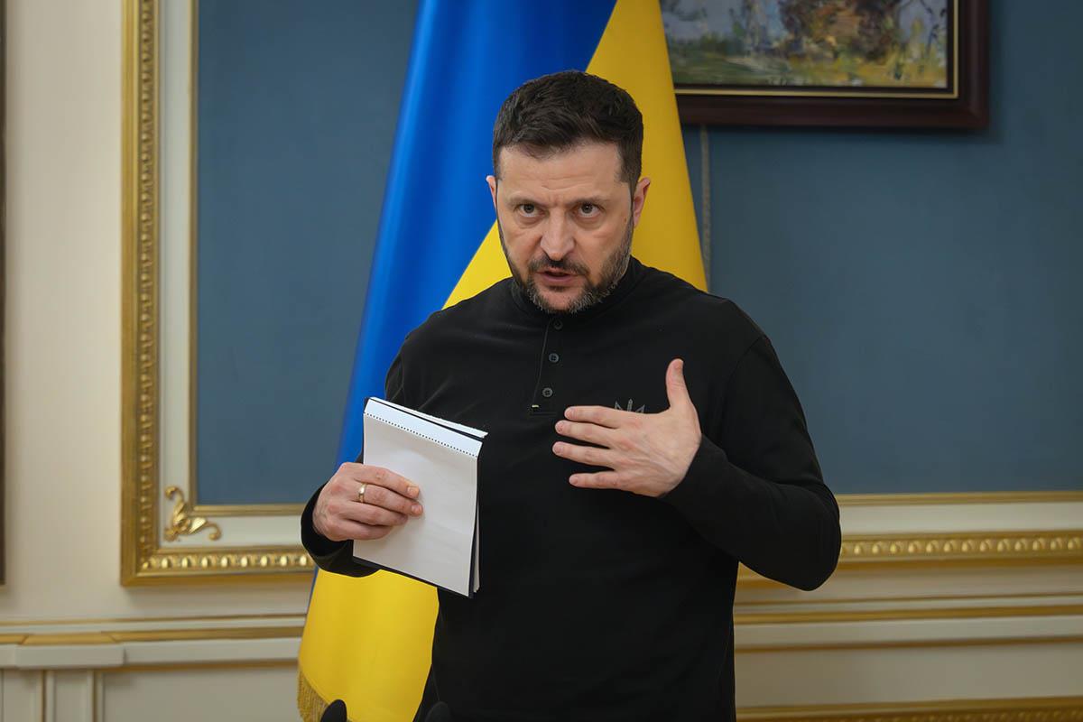 x04 AP Efrem Lukatsky.jpg