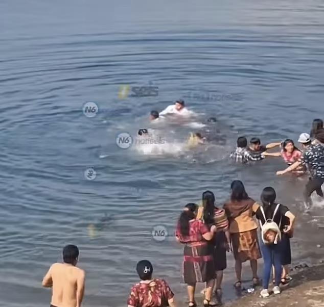 96549285-14534787-image-a-1_1742918226913 copy.jpg