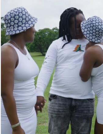 Sestre bliznakinje dele dečka 4.png