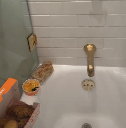 Kupatilo Benija Blanka 2.png