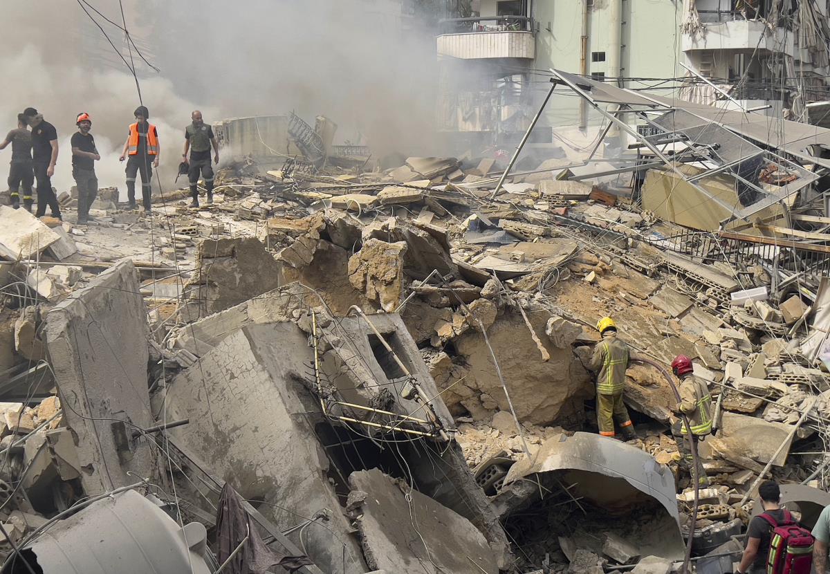 designer02 AP Hussein Malla.jpg