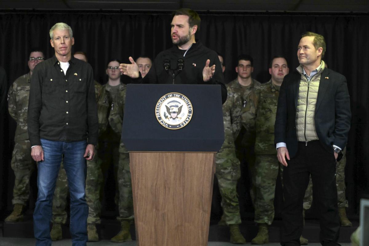 xxx03 AP Jim Watson.jpg