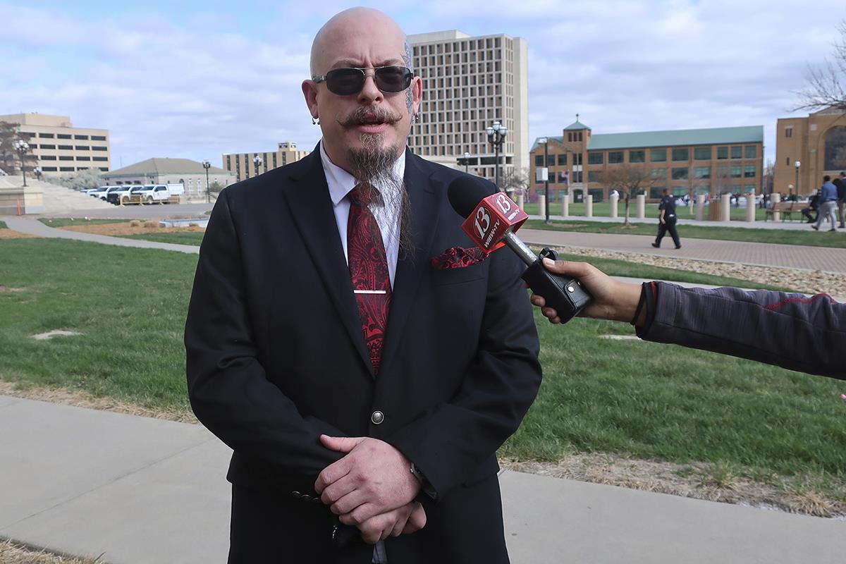 102 AP John Hanna.jpg