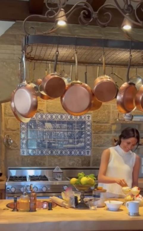 Kuhinja Megan Markl 2.png