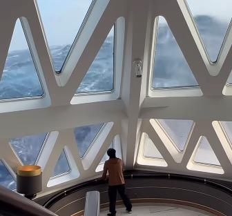 kruzer pri udaru talasa 1.png