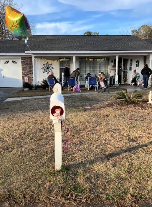 komšiluk iznenadio poštarku pred penziju 9.jpg