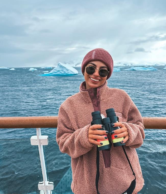 vana bojović 12.png