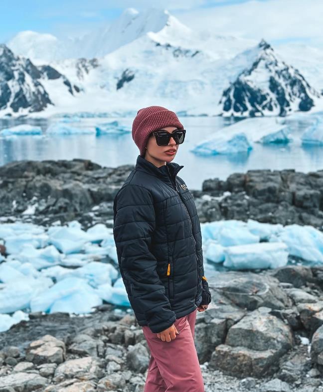 vana bojović 10.png