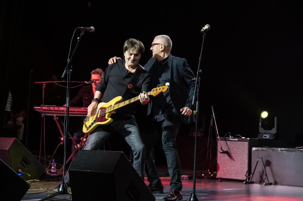 Vlado Kalember i Srebrna krila MTS Dvorana 4.4.2025 foto Marina Pešić (1).jpg