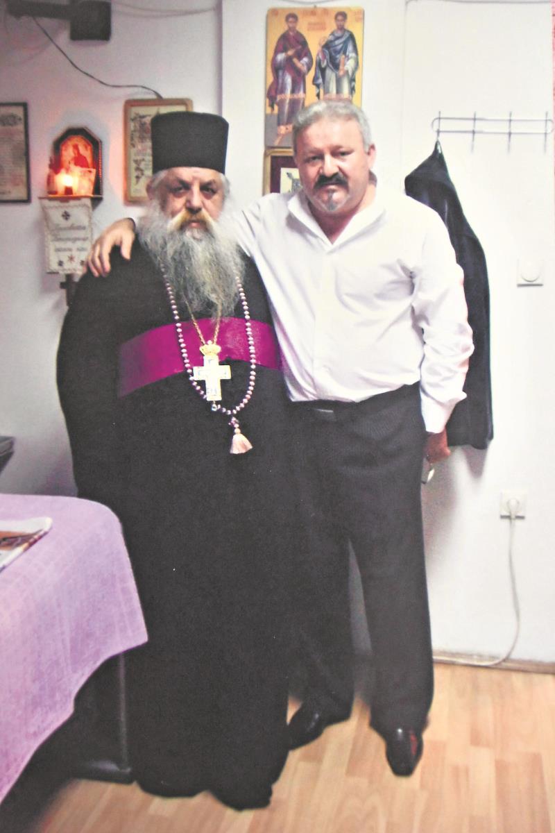 Sa Ocem Gavrilom koji ga je podigao na noge.jpeg