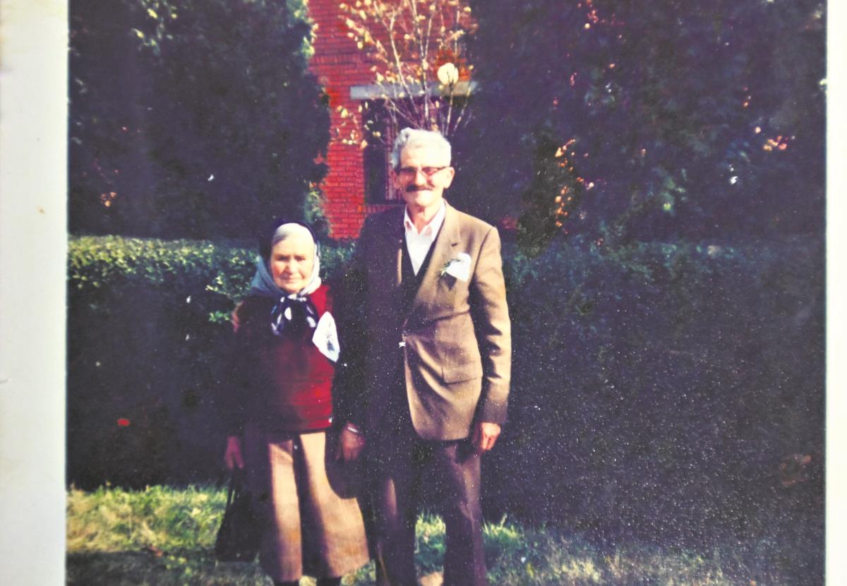 Otac Dragomir i majka Petkana na proslavi 50 godina braka.jpeg