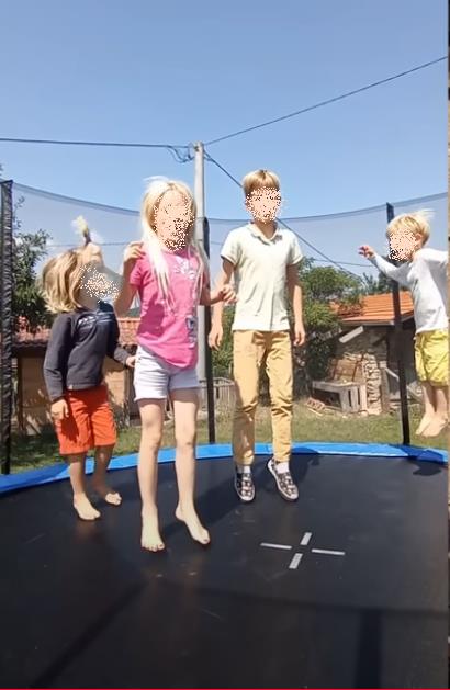 Nana Šonenberger 4.png