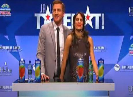 2025-04-08 07_19_35-Skandal kakav Srbija pamti_ Voditeljka uhvatila kolegu za međunožje, kamere sve .jpg