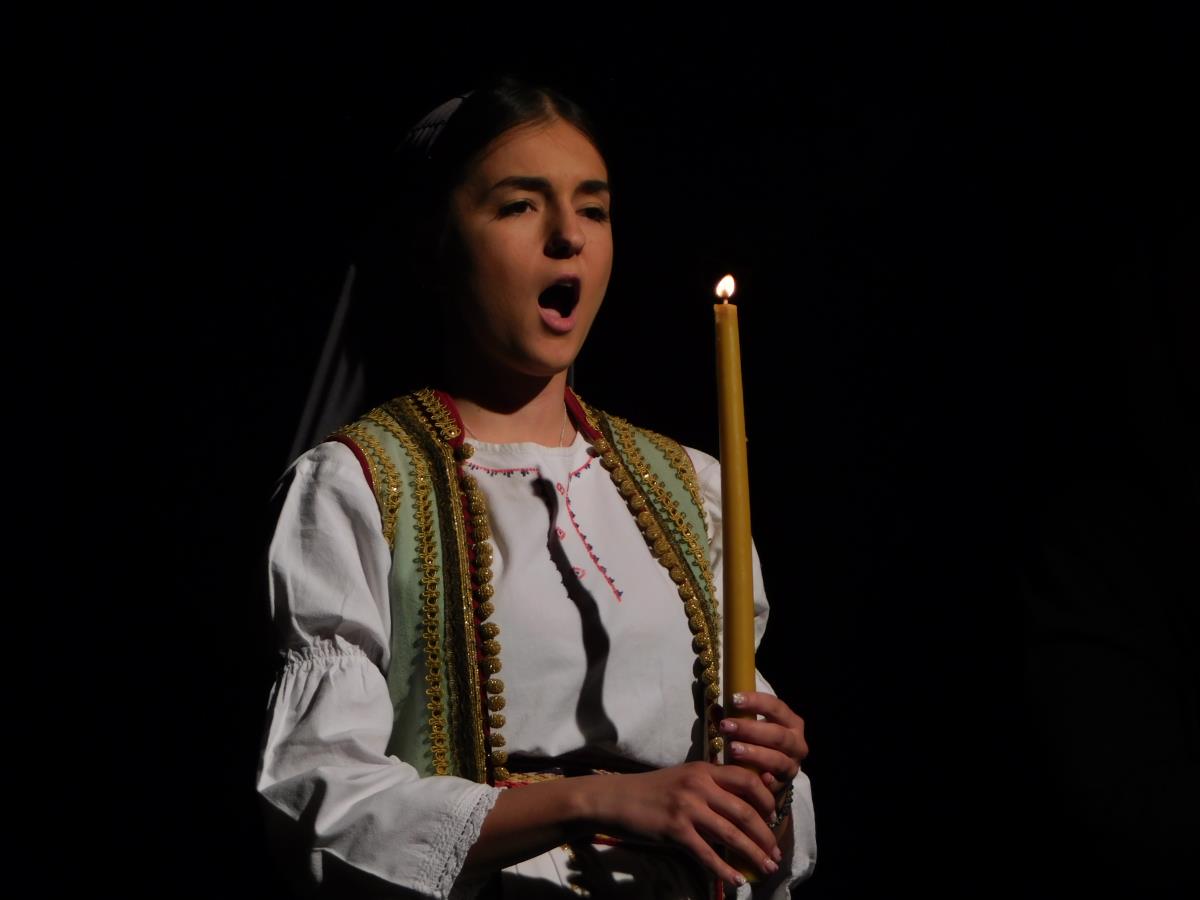 LOZNICA - Predstava.JPG