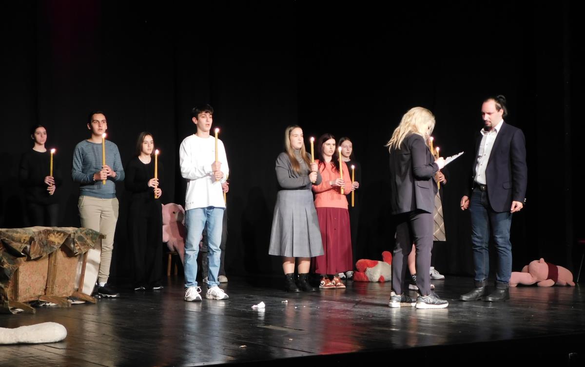 LOZNICA - O stradanju dece 1999..JPG