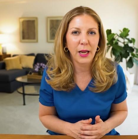 Džuli med cestra.jpg