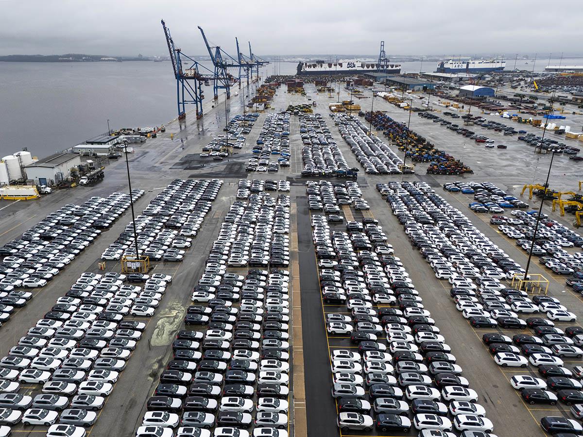 vladan07 EPA Jim Lo Scalzo.jpg