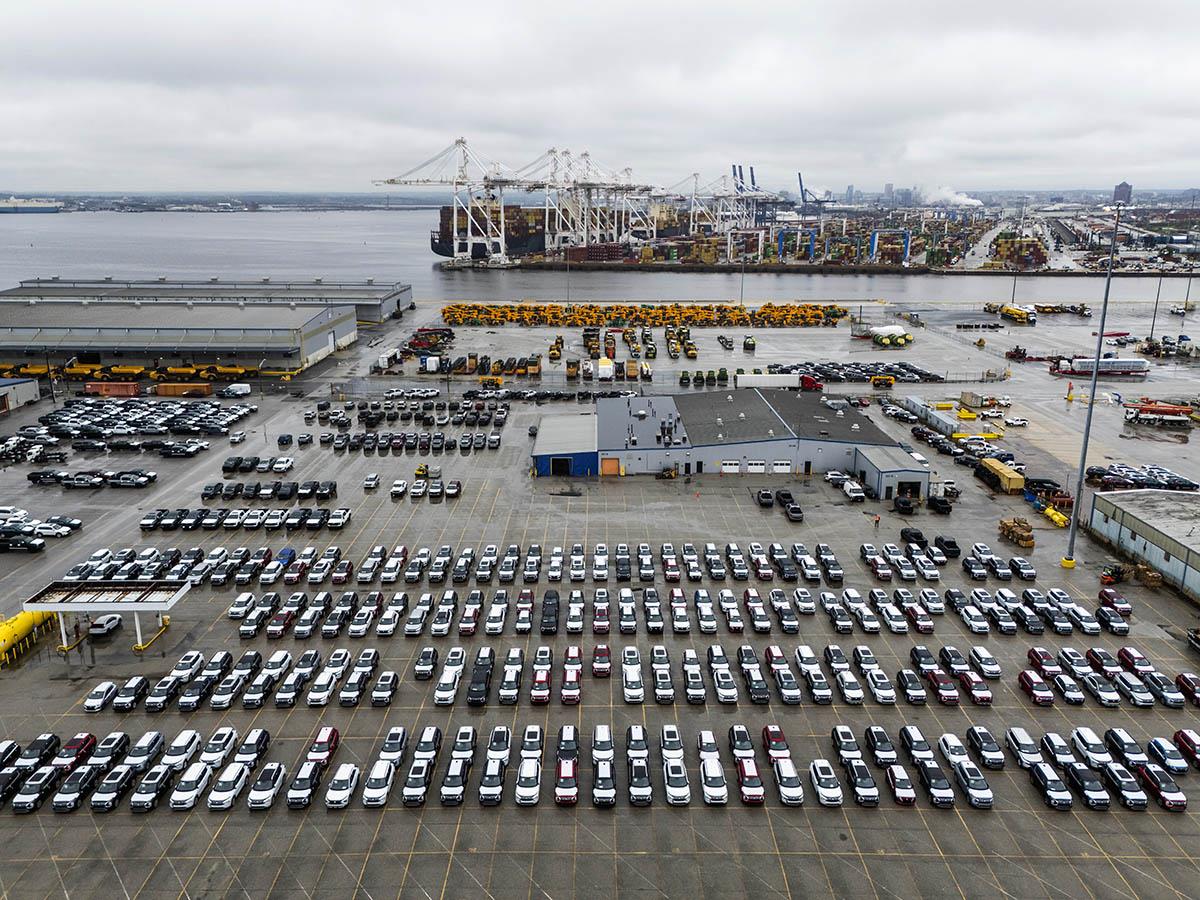 vladan06 EPA Jim Lo Scalzo.jpg