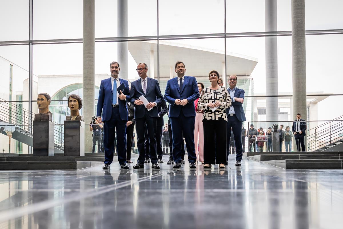 pa02 EPA Christoph Soeder.jpg