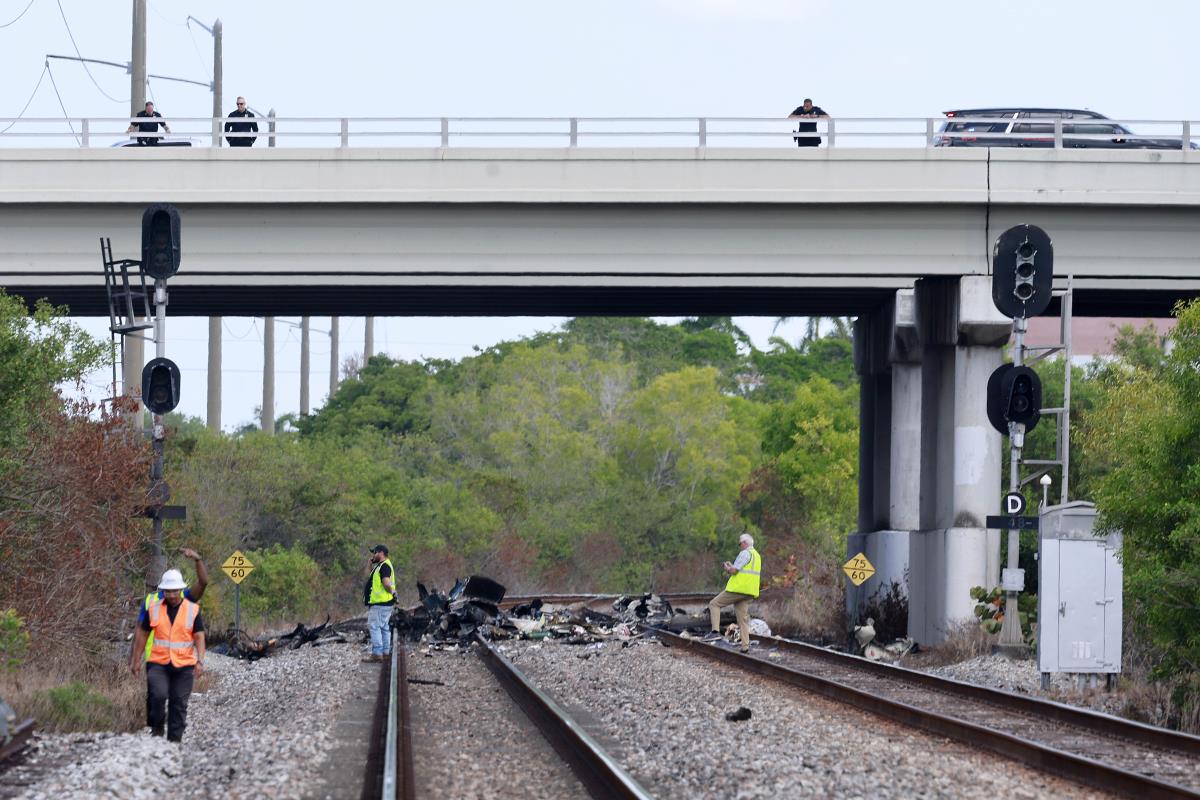 103 AP Mike Stocker.jpg