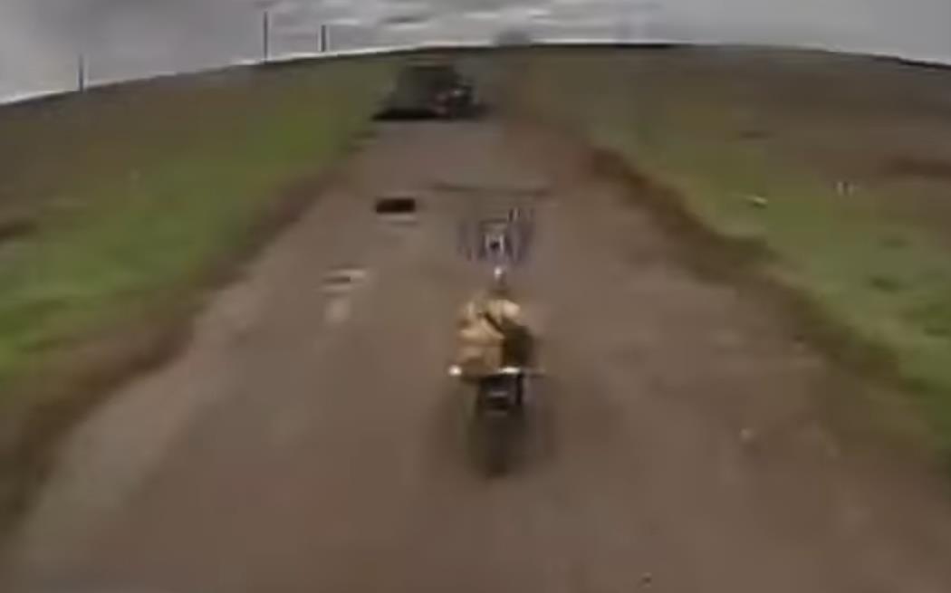 2025-04-16 07_23_40-Спалили три колони _ ⚡️Спалили колони техніки і зграю мотоциклістів. 💥У окупант.png