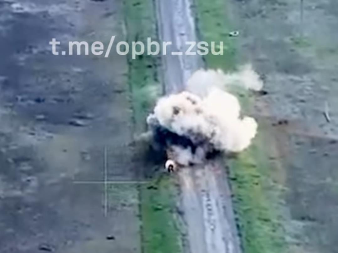 2025-04-16 07_23_12-Спалили три колони _ ⚡️Спалили колони техніки і зграю мотоциклістів. 💥У окупант.png