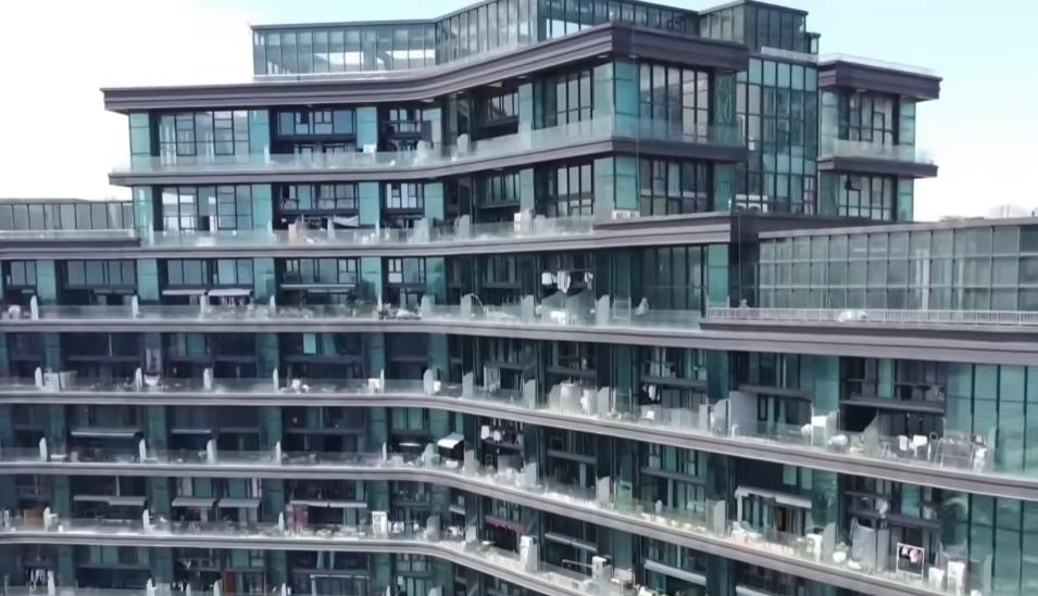 Regent international 7.png