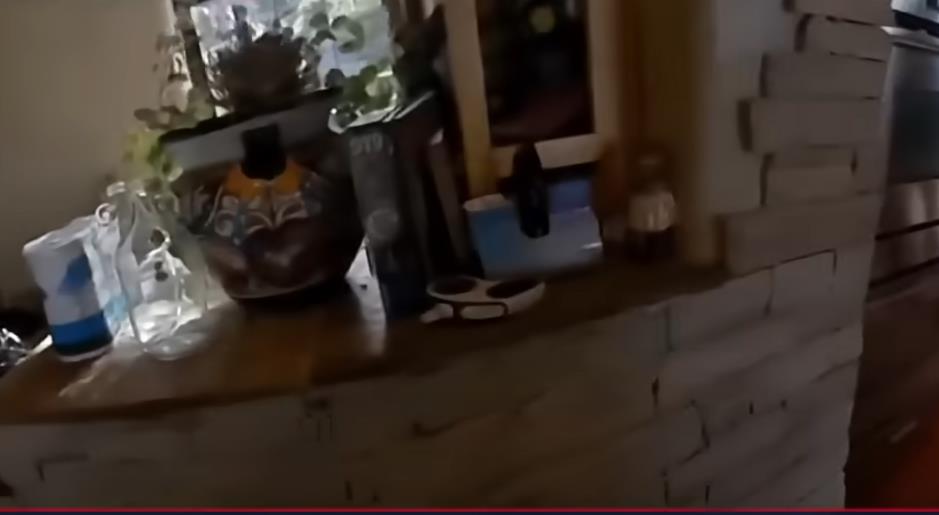 Kuća Džina Hekmana u momentu pronalaska tela 8.png