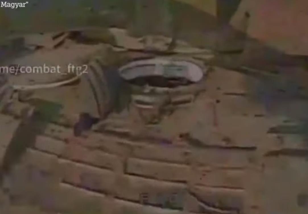 2025-04-17 14_21_23-Ukrainian drone flies through Russian tank's open hatch sparking fireball blast .jpg