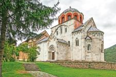 studenica-shutterstock-1148497061.jpg