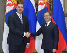 medvedev-vucic-foto-ap-okt-2015-1.jpg