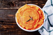 stockphotoorganicorangepumpkinpureebakedbutternutsquashinbowl1209398509-1200-800.jpg