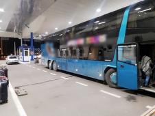 autobus-u-cijoj-su-prikolici-pronadjene-svercovane-cigarete-na-batrovcima-02-01-2021.jpg