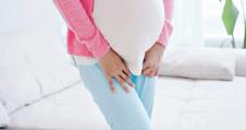 stockphotocloseupofpregnantwomanurineurgencyathome1250673913.jpg